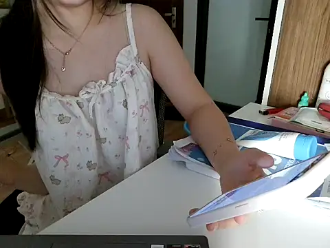 Linzly online show from May 29, 2026, 3:45 am