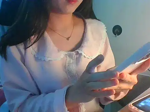 Linzly online show from November 21, 2025, 5:01 pm