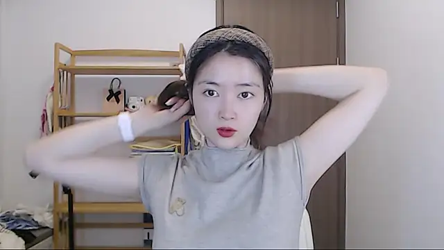 Mimi-cnbaby online show from April 19, 2026, 1:23 pm