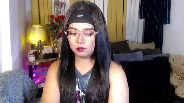 YourSweet-mich online show from May 10, 2026, 8:33 pm