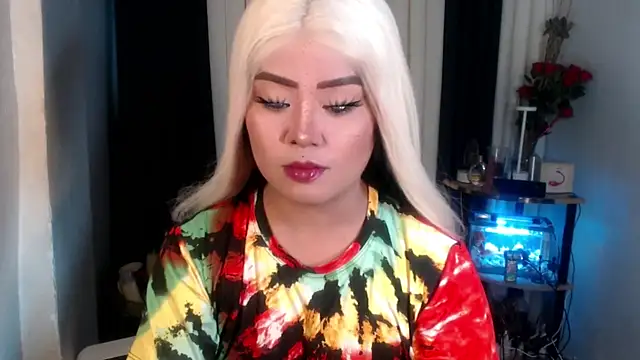 Snapshot of YourSweet-mich chatting on July 10, 2026, 1:44 pm YourSweet-mich online show from July 10, 2026, 1:44 pm