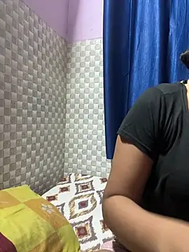 Hot Jaanvi  online show from June 16, 2026, 7:03 pm