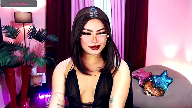 Snapshot of Unique_Maya chatting on October 23, 2025, 8:13 am Unique Maya online show from October 23, 2025, 8:13 am