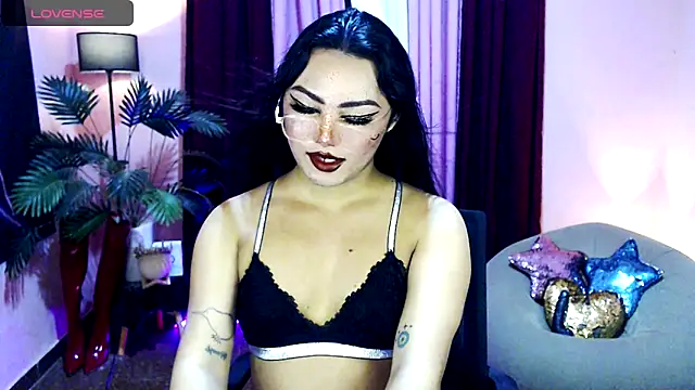 Snapshot of Unique_Maya chatting on October 20, 2025, 7:53 am Unique Maya online show from October 20, 2025, 7:53 am