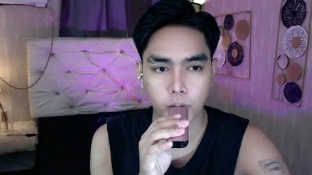 Snapshot of JakeXolsen chatting on October 31, 2025, 9:32 pm JakeXolsen online show from October 31, 2025, 9:32 pm