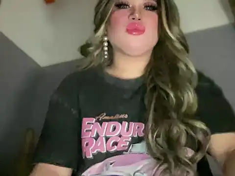 Snapshot of Naughtyrosecum chatting on September 13, 2025, 12:27 pm Naughtyrosecum online show from September 13, 2025, 12:27 pm