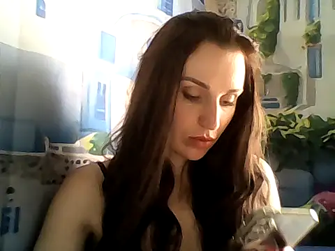 Qinini online show from May 25, 2026, 9:41 am