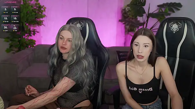 Selena Glow online show from April 22, 2026, 6:36 pm