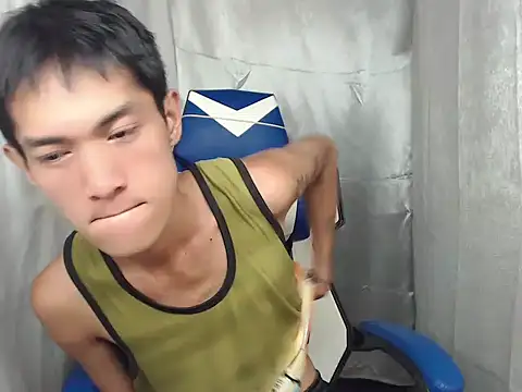 Snapshot of riks_tyler chatting on May 24, 2026, 9:04 pm riks tyler online show from May 24, 2026, 9:04 pm