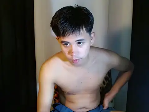 Snapshot of urasianbigcock chatting on October 10, 2025, 7:04 pm urasianbigcock online show from October 10, 2025, 7:04 pm