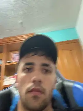 Snapshot of aavrdvh33 chatting on September 28, 2025, 9:00 pm aavrdvh33 online show from September 28, 2025, 9:00 pm