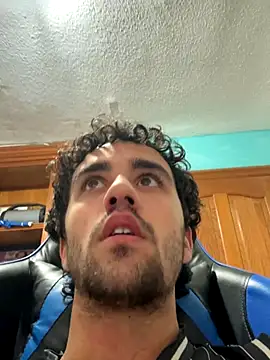 Snapshot of aavrdvh33 chatting on December 14, 2025, 1:56 am aavrdvh33 online show from December 14, 2025, 1:56 am