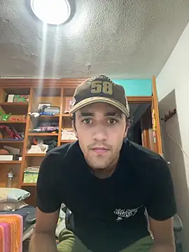 Snapshot of aavrdvh33 chatting on September 15, 2025, 7:14 pm aavrdvh33 online show from September 15, 2025, 7:14 pm