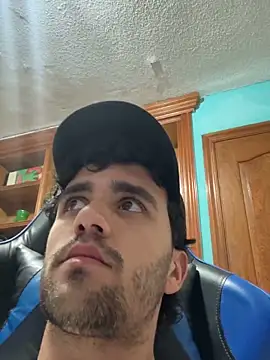 aavrdvh33 online show from February 22, 2026, 10:33 pm