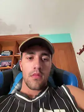 Snapshot of aavrdvh33 chatting on November 2, 2025, 12:21 pm aavrdvh33 online show from November 2, 2025, 12:21 pm