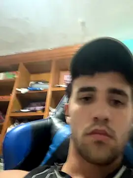 Snapshot of aavrdvh33 chatting on November 12, 2025, 10:35 pm aavrdvh33 online show from November 12, 2025, 10:35 pm