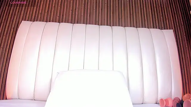 Snapshot of SandraMilerr chatting on June 7, 2026, 4:18 am SandraMilerr online show from June 7, 2026, 4:18 am