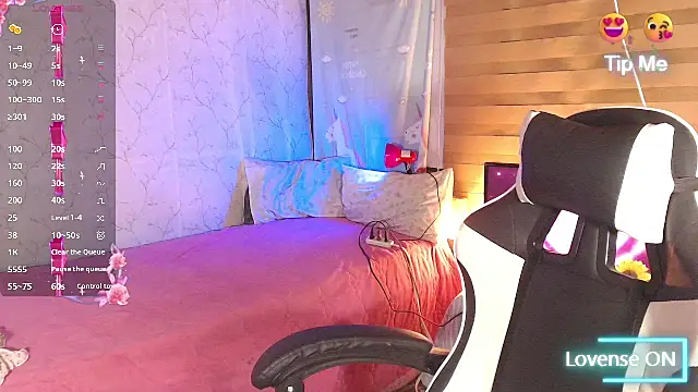 TssluttyNikka online show from May 1, 2026, 7:08 pm
