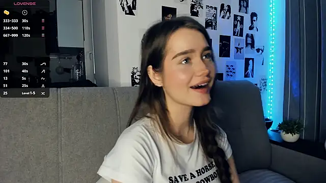 Snapshot of lovelyalivia chatting on November 25, 2025, 9:31 am lovelyalivia online show from November 25, 2025, 9:31 am