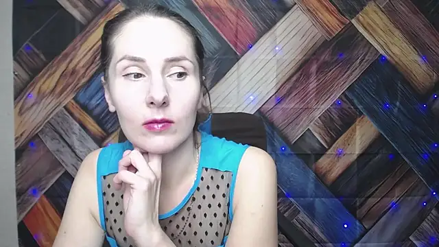Snapshot of KarinaSwann chatting on September 15, 2025, 11:43 am KarinaSwann online show from September 15, 2025, 11:43 am