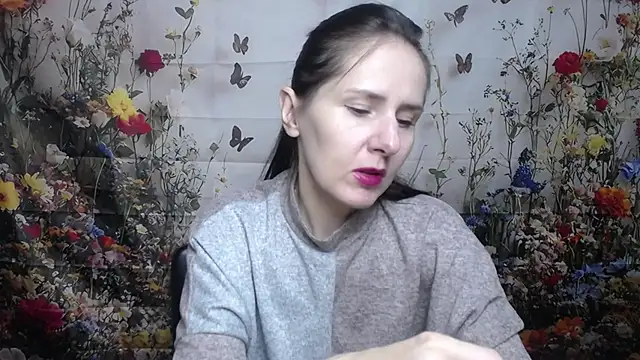 Snapshot of KarinaSwann chatting on September 30, 2025, 6:08 am KarinaSwann online show from September 30, 2025, 6:08 am