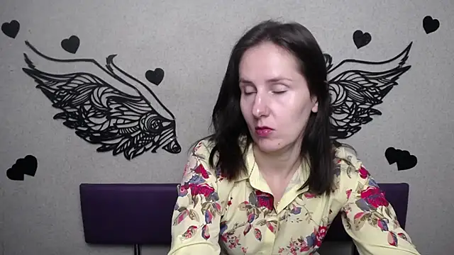 Snapshot of KarinaSwann chatting on September 25, 2025, 6:08 am KarinaSwann online show from September 25, 2025, 6:08 am