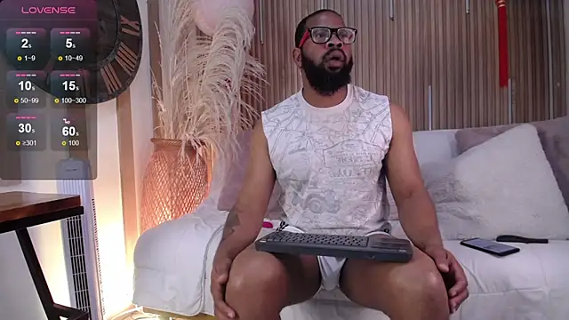 Snapshot of King_Malik chatting on February 16, 2026, 12:37 pm King Malik online show from February 16, 2026, 12:37 pm