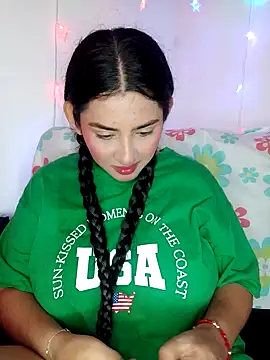 Snapshot of VALENTINA_ROUSE_ chatting on April 2, 2026, 9:21 pm VALENTINA ROUSE online show from April 2, 2026, 9:21 pm