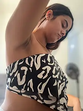 Kaily Sweet16 online show from March 26, 2026, 7:45 pm