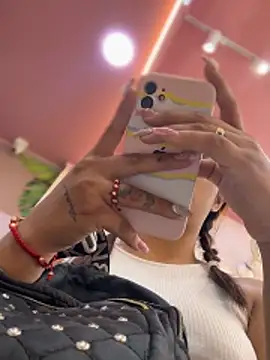 Kaily Sweet16 online show from December 18, 2025, 4:11 pm