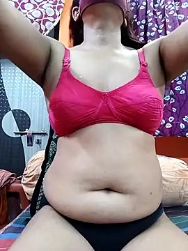 Hotpuja25 online show from May 17, 2026, 4:56 am