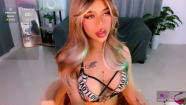 Snapshot of Andrea_Bryte chatting on May 26, 2026, 6:44 am Andrea Bryte online show from May 26, 2026, 6:44 am