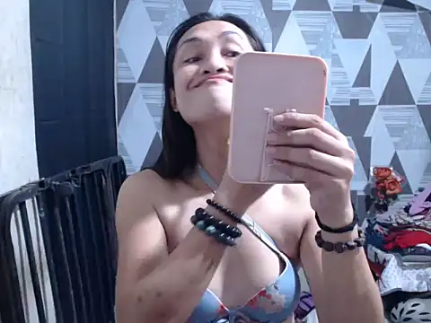 Wiynwyn Delamerced1989 online show from May 8, 2026, 9:40 pm