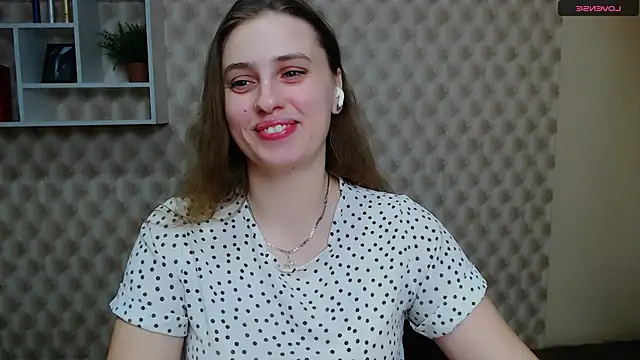 AmandaDimond  online show from December 15, 2025, 12:55 pm