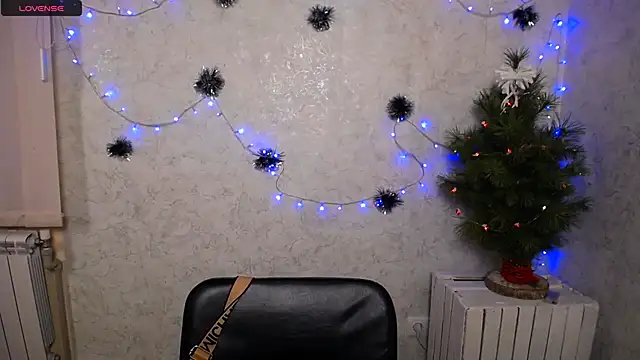 AmandaDimond  online show from December 14, 2025, 12:55 pm