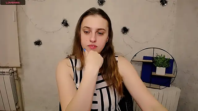 AmandaDimond  online show from March 18, 2026, 11:13 am