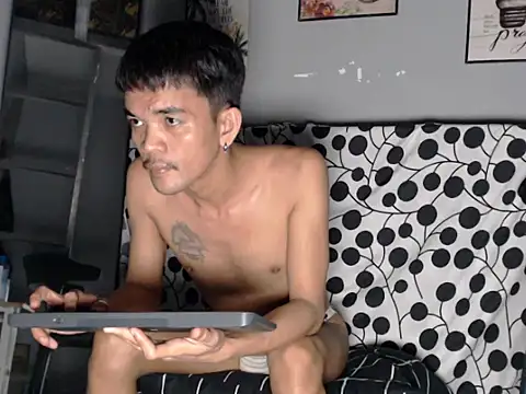 Snapshot of Natsboii chatting on March 26, 2026, 11:19 am Natsboii online show from March 26, 2026, 11:19 am