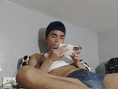 Snapshot of Natsboii chatting on April 15, 2026, 9:59 am Natsboii online show from April 15, 2026, 9:59 am