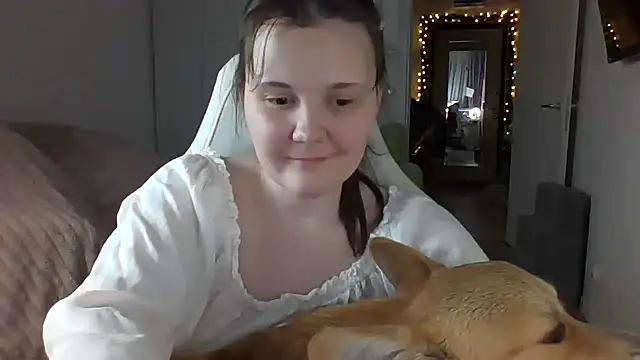 Snapshot of Qaynii chatting on November 28, 2025, 3:34 pm Qaynii online show from November 28, 2025, 3:34 pm