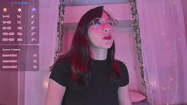 CamiGox online show from December 17, 2025, 8:03 pm