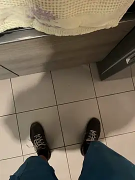 Snapshot of Lopochow chatting on October 8, 2025, 10:17 am Lopochow online show from October 8, 2025, 10:17 am