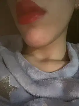 Snapshot of Mimisixo chatting on November 19, 2025, 10:43 pm Mimisixo online show from November 19, 2025, 10:43 pm