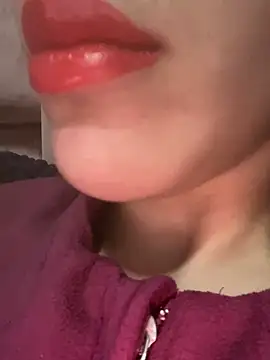 Mimisixo online show from April 13, 2026, 5:28 pm