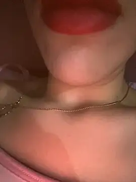 Snapshot of Mimisixo chatting on October 6, 2025, 10:32 pm Mimisixo online show from October 6, 2025, 10:32 pm