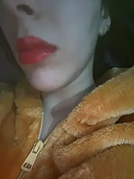 Snapshot of Mimisixo chatting on November 22, 2025, 1:43 pm Mimisixo online show from November 22, 2025, 1:43 pm