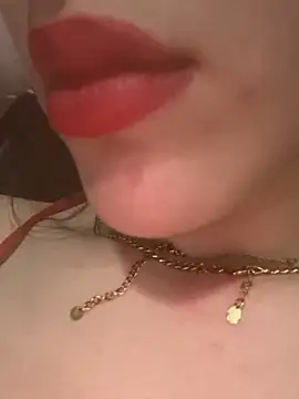 Mimisixo online show from May 19, 2026, 1:56 am