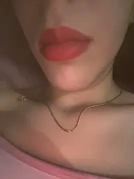 Snapshot of Mimisixo chatting on October 7, 2025, 10:44 pm Mimisixo online show from October 7, 2025, 10:44 pm