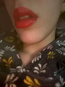 Snapshot of Mimisixo chatting on November 17, 2025, 11:31 pm Mimisixo online show from November 17, 2025, 11:31 pm