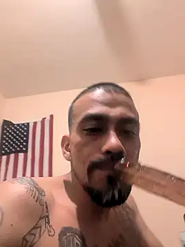 Snapshot of Cnutt310 chatting on December 1, 2025, 12:39 pm Cnutt310 online show from December 1, 2025, 12:39 pm