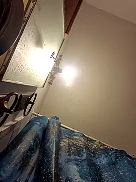 Snapshot of Cnutt310 chatting on October 21, 2025, 6:57 am Cnutt310 online show from October 21, 2025, 6:57 am